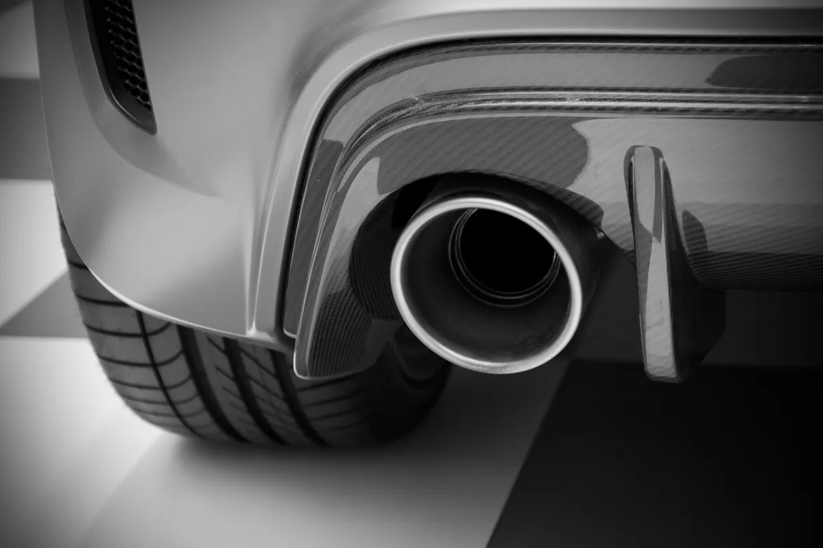 Carbon diffuser and exhaust detail